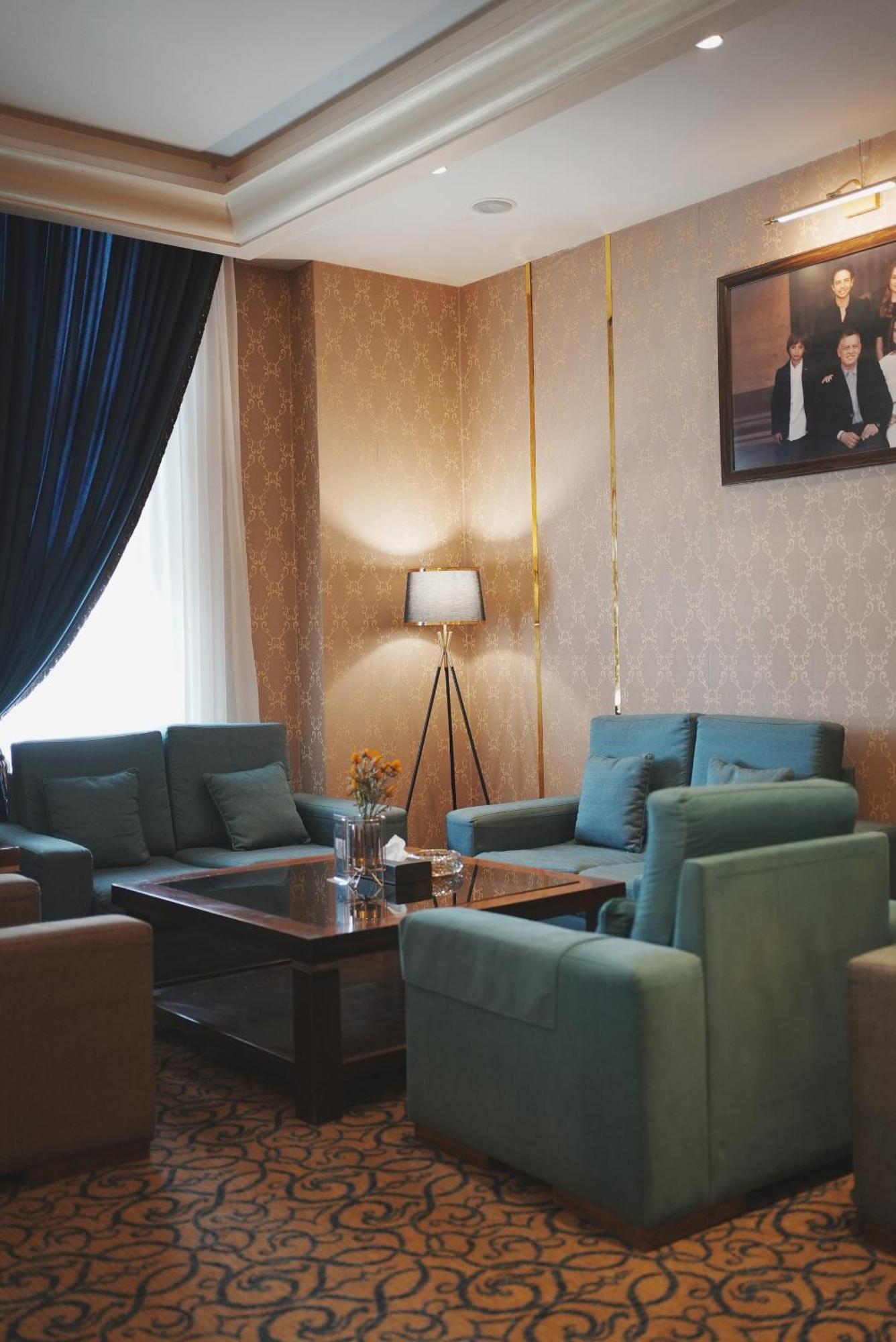 Thousand Nights Hotel Amman Esterno foto The interior of the hotel